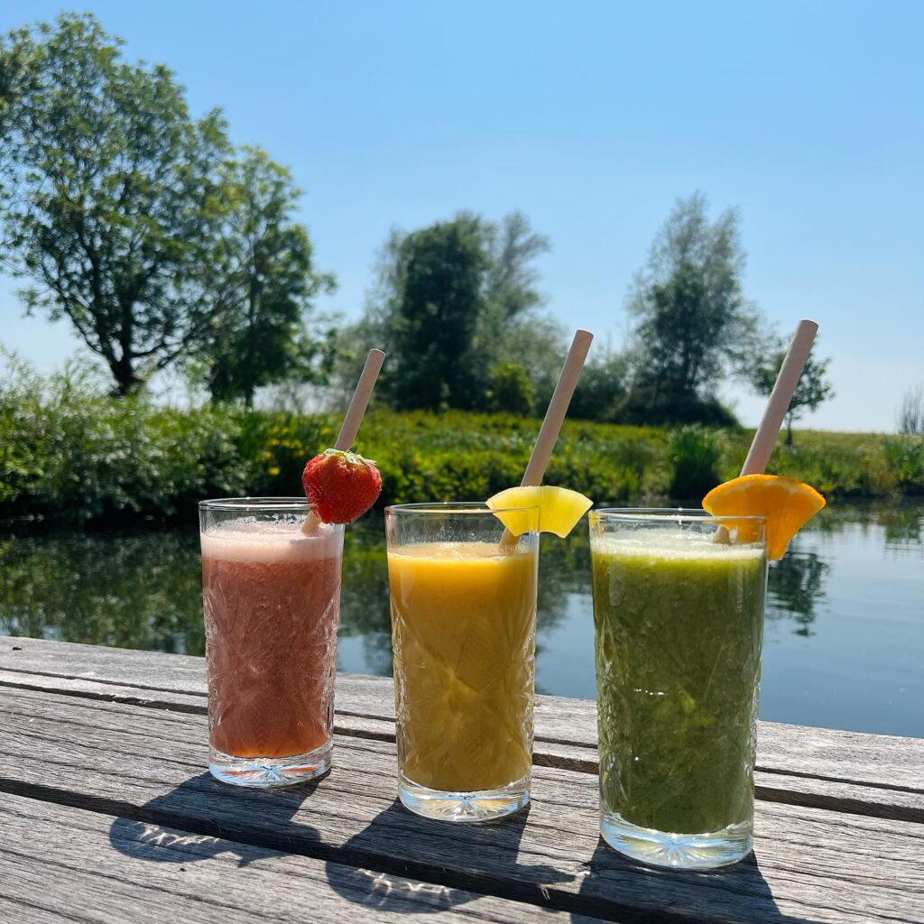 lunchen jachthaven van Oversteeg